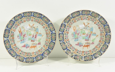 Pair of Chinese porcelain dishes ø 30 cm...