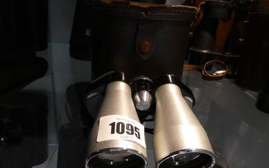 Pair of Savoy binoculars, model 19569, 10x40 coatedPair of Savoy...