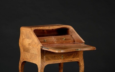 Petit bureau de pente en bois naturel et... - Lot 195 - Daguerre