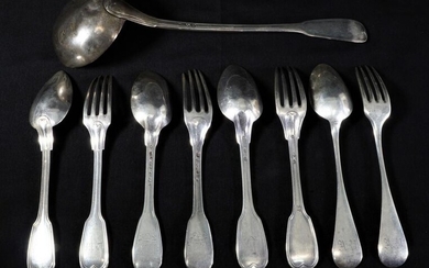 Set of mismatched silver cutlery (925 thousandths), a ladle (dents) and a sugar tongs. Weight of the set 1700 grs
