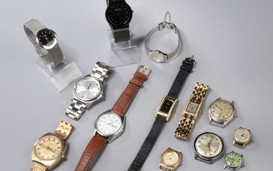 Timex, Orient, Sindaco, Marc Jacobs and others. A collection of men's and women's wristwatches and various watch cases (14)