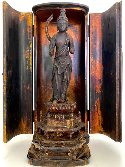 Wonderful Buddhist Butsudan - Gilt wooden altar with Kannon Bosatsu 観 音 / Guānyin 観 音 - Goddess of Mercy & Compassion - Japan - Momoyama to early EDO period, ca. 1600