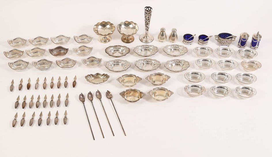 iGavel Auctions: Group of Silver and Silver and Glass Finger Bowls, Salt Cellars and Other Table Articles ASH1