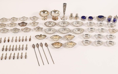 iGavel Auctions: Group of Silver and Silver and Glass Finger Bowls, Salt Cellars and Other Table Articles ASH1