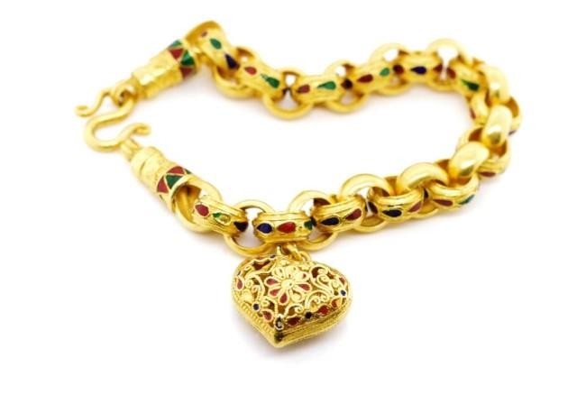 21ct Yellow gold and enamel heart bracelet with belcher link...