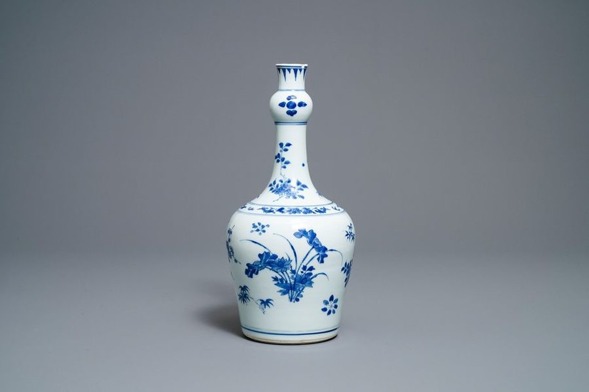A Chinese blue and white garlic neck bottle...