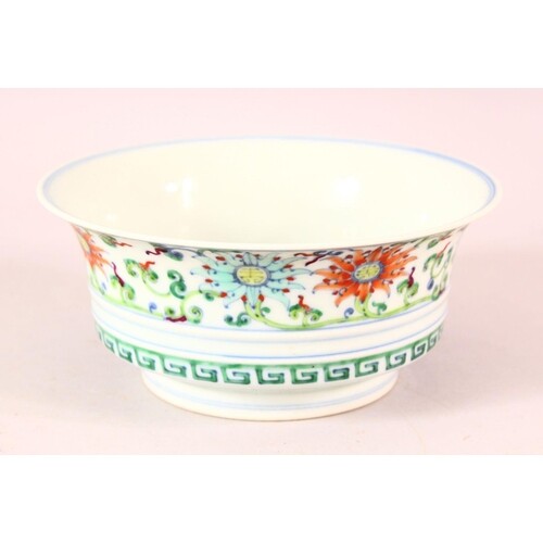 A GOOD CHINESE FAMILLE VERTE PORCELAIN BOWL, painted with co...
