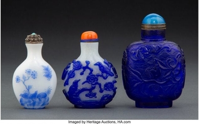 A Group of Three Chinese Glass Snuff Bottles, Qi