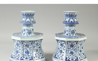 A LARGE PAIR OF CHINESE BLUE AND WHITE PORCELAIN CANDLESTICK...