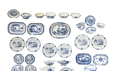A VARIED COLLECTION OF CHINESE EXPORT BLUE & WHITE PORCE...