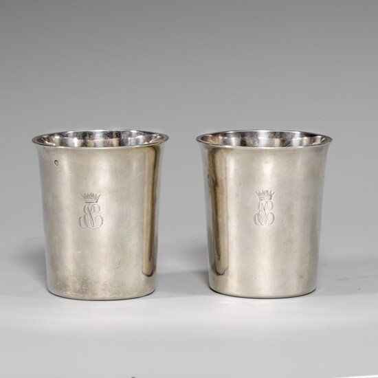A pair of French silver beakers, A.J.C.L. Berger, Paris, 1811-1815 | Paire de timbales en argent par A.J.C.L. Berger, Paris, 1811-1815