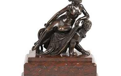Ariane sur une panthère . Sculpture en bronze patiné sur un socle en marbre, d'après...