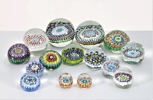 BAROVIER & TOSO Fifteen paperweights.