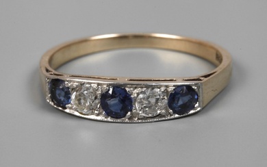 Bague pour femme avec saphirs et diamants vers 1920, or blanc et jaune estampillé 585,...