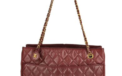 Chanel matellassè leather shoulder bag