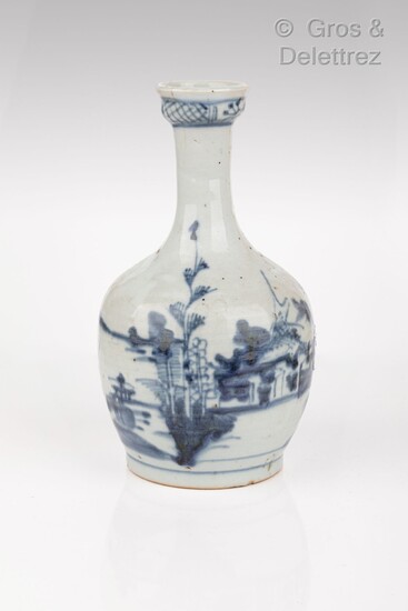 Chine, période Qing Vase bouteille en porcelaine... - Lot 196 - Gros & Delettrez