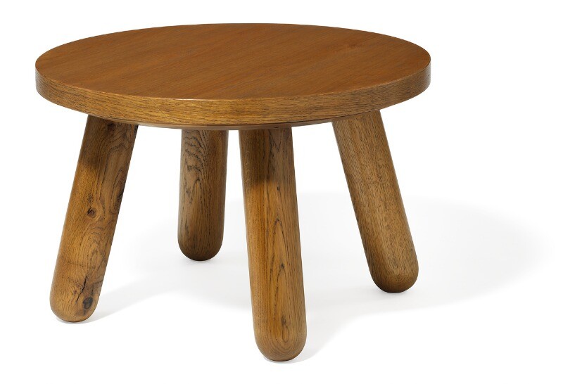 Danish cabinetmaker: Circular oak coffee table, mounted on four round, solid oak legs. H. 50.5 cm. Diam. 77 cm.