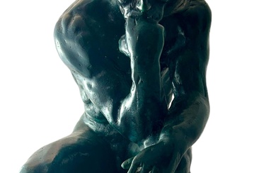 D’après Auguste RODIN 1840-1917 Le penseur Sculpture en bronze à patine verte. Socle de marbre...