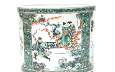 Een porseleinen famille verte penselen pot, China, 19e eeuw