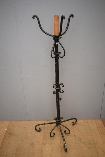 FRENCH WROUGHT IRON FLOOR LAMP, C.1930'S (A/F NEEDS RE-WIRING) (149H CM) (LEONARD JOEL DELIVERY SIZE: LARGE)