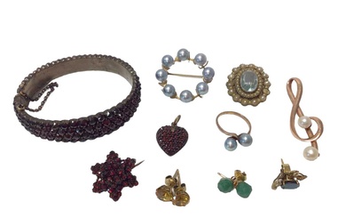 Group of jewellery to include an antique blue stone and seed pearl brooch, Bohemian garnet hinged bangle, ditto heart pendant and star brooch, and other jewellery