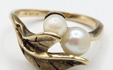 Ladies 10K Yellow Gold Pearl & Leaf Cocktail Ring