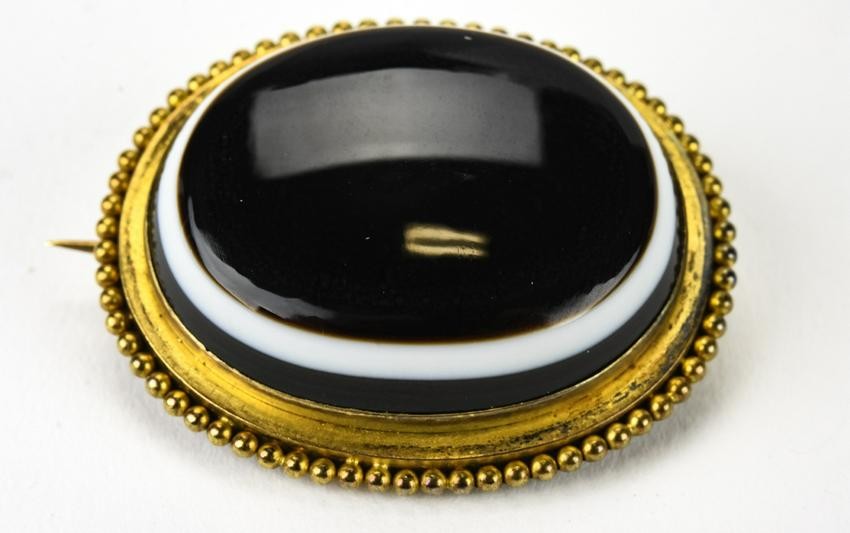 Large Victorian Agate and 14k Gold Brooch