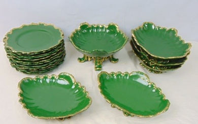 Lot green Spode porcelain dinnerware with gilt trim, includes 13 dinner plates, 5 oval bowls (pair &