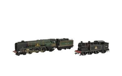 Model Railway - two vintage Hornby Dublo OO gauge trainset l...