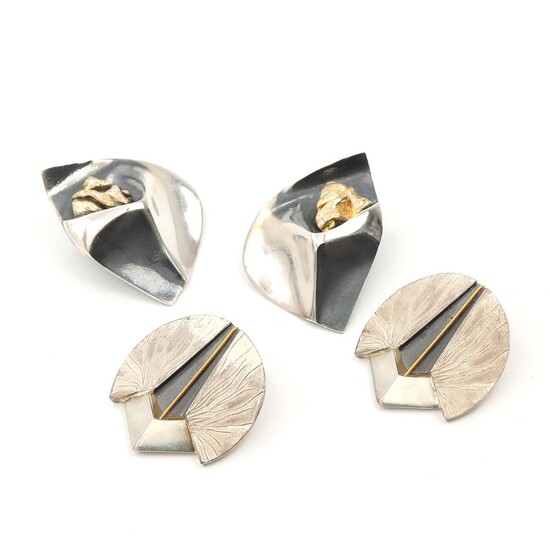 NOT SOLD. N.E. From a.o.: Two pairs of partly gilded and oxidized silver ear clips. L. 2.6-3.3 cm. Weight app. 27 g. (4) – Bruun Rasmussen Auctioneers of Fine Art