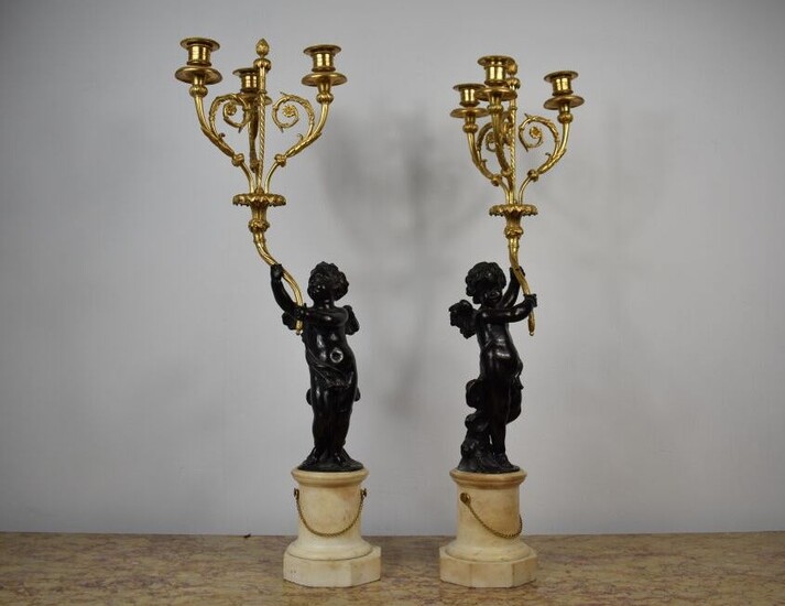 Paire de chandeliers en bronze à patine brune... - Lot 296 - Alexandre Landre