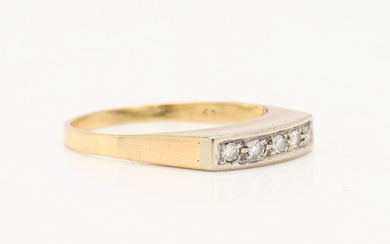 RING, 18K white/yellow gold with diamonds. Total weight approx. 2.6 g.