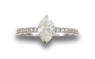 RING IN 18 KT WHITE GOLD AND DIAMONDS