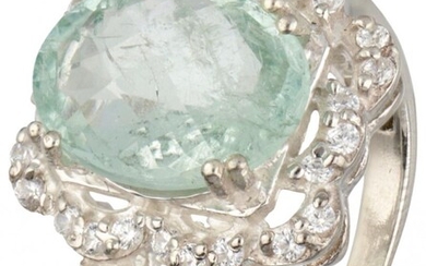 Sterling zilveren ring bezet met aquamarijn en witte stenen.