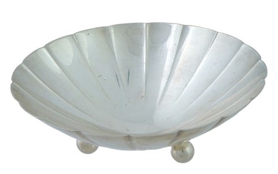 TIFFANY AND CO STERLING SILVER SEA SHELL SERVING BOWL