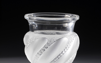 Vase ''Ermenonville'' Lalique, Wingen-sur-Moder, 20th century Colorless glass, p...