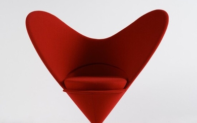 Verner Panton, "Heart Cone Chair", 1959, H. 88 x 100 x 57 cm. Fabriqué par...