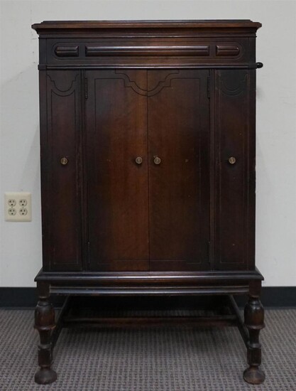 William and Mary Style Walnut Victrola