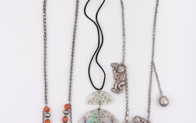 iGavel Auctions: Group of (3) Chinese silver and hardstone necklaces. FR3SH.