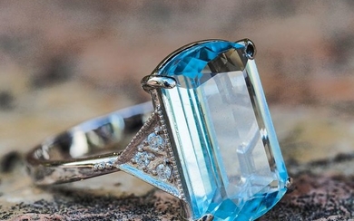 14 kt. Gold - Ring - 11.00 ct Aquamarine - Diamonds