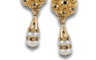 19th CENTURY RING AND EARRINGS SET IN YELLOW GOLD, DIAMONDS AND PEARLS