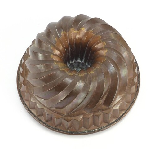 19th copper jelly mould, 27cm in diameter