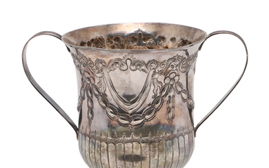 3354597. A GEORGE III SILVER TWO-HANDLED CUP OR PORRINGER.