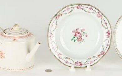 4 Chinese Export Famille Rose Porcelain Items: Tankard, Teapot & Plates