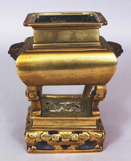 A 19TH/20TH CENTURY CHINESE POLISHED BRONZE CENSER ON