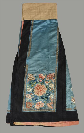 A Chinese blue silk women's skirt