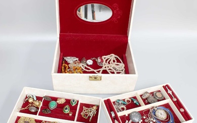 A Group of Costume Jewellery, including silver, simulated pearls, paste...