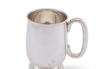 A SILVER OVOID FOOTED PINT MUG, VINERS LTD