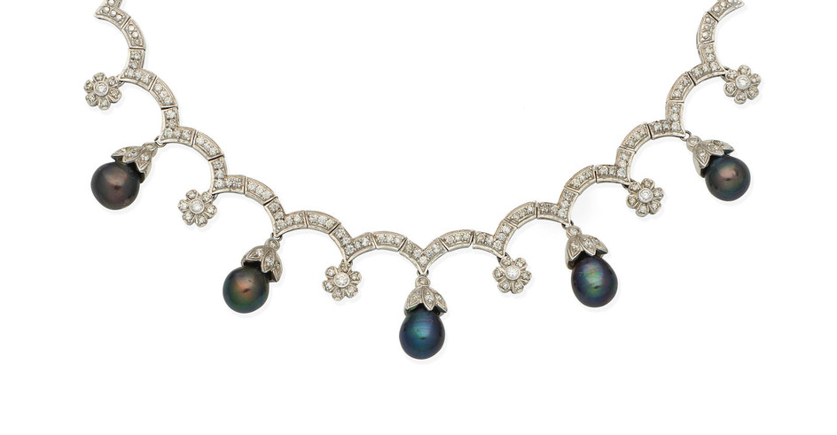 A cultured pearl and diamond fringe necklace