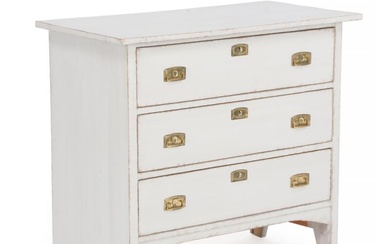 A painted Swedish chest of drawers with three drawers. Around 1910. H....